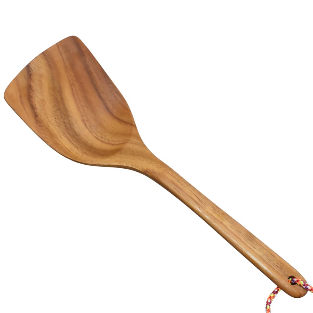 Handcrafted small spatula that measures 23 cm's in length. Ideal for cooking small meals, and for being used in small fry pans and pot