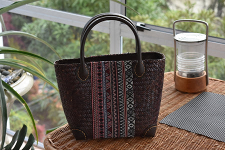 gorgeous handwoven bag with leather handles